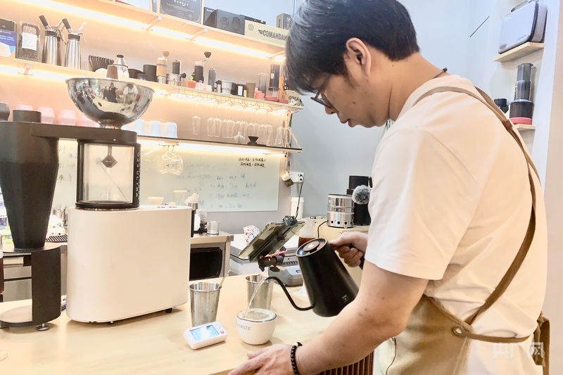 啡加工工陈施磊：从此风味有了“解码本”不朽情缘平台登录入口新职业面对面丨咖(图1)